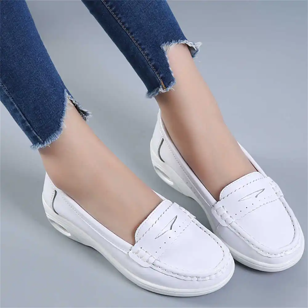 Thick Sole Slipon White Traine - Most Expensive Vintage Collection ulasan dan harga