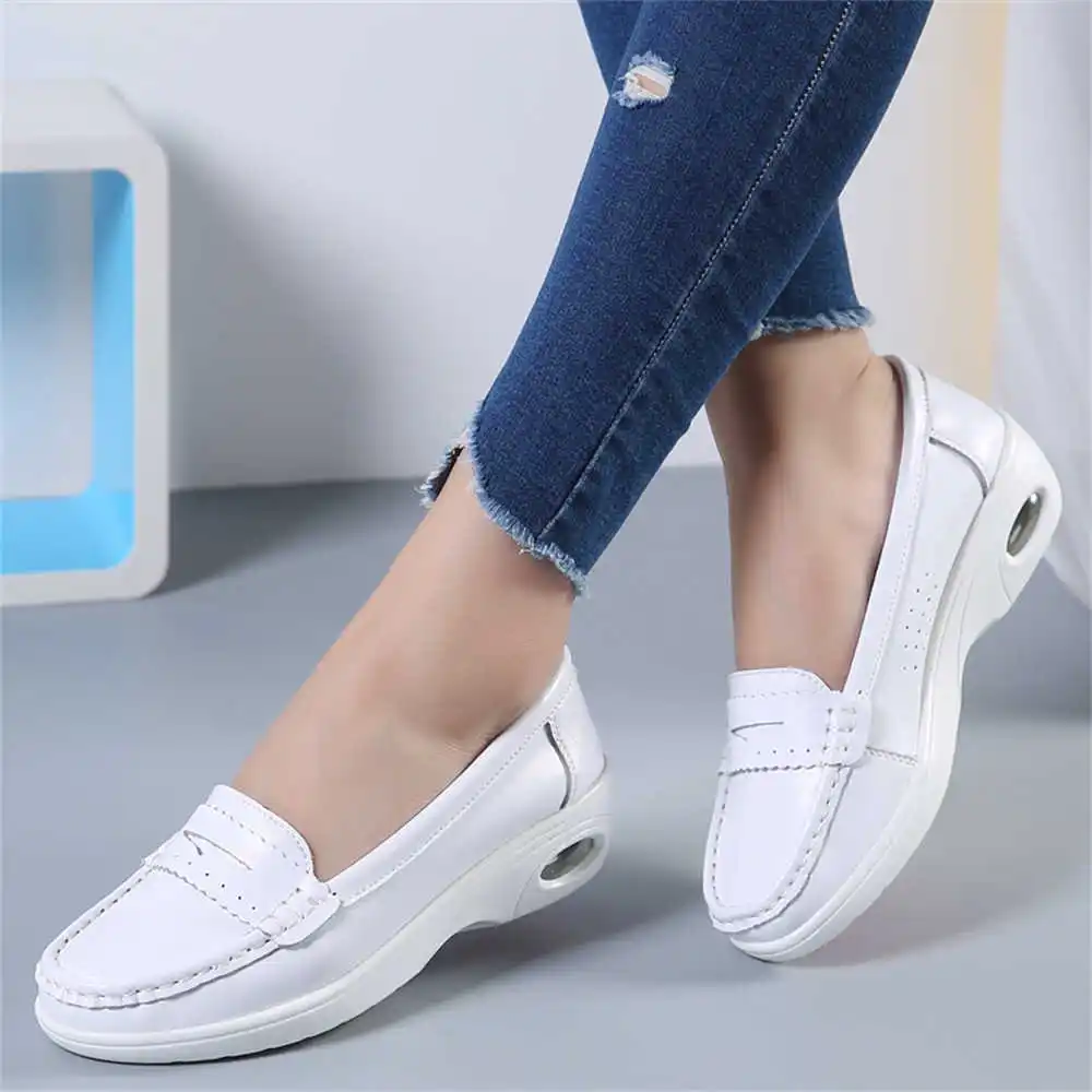 Thick Sole Slipon White Traine - Most Expensive Vintage Collection ulasan dan harga