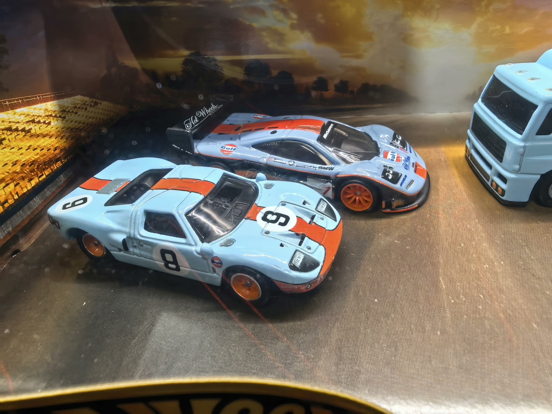 New Hot Wheels Le Mans Garage  - Vintage Collectible Toy Cars ulasan dan harga