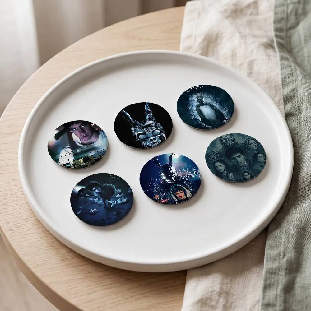 Movie Donnie Darko Vintage Ani - Collectible Vintage Brooches ulasan dan harga