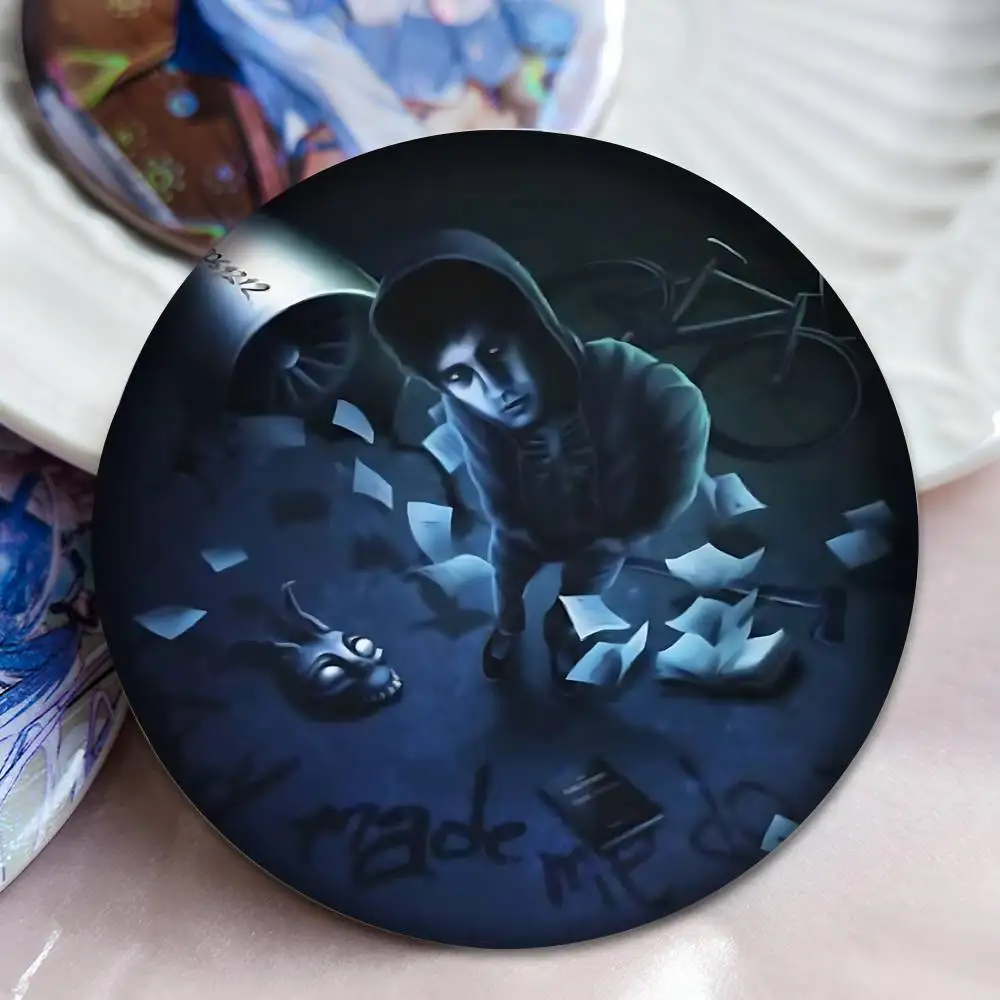 Movie Donnie Darko Vintage Ani - Collectible Vintage Brooches ulasan dan harga