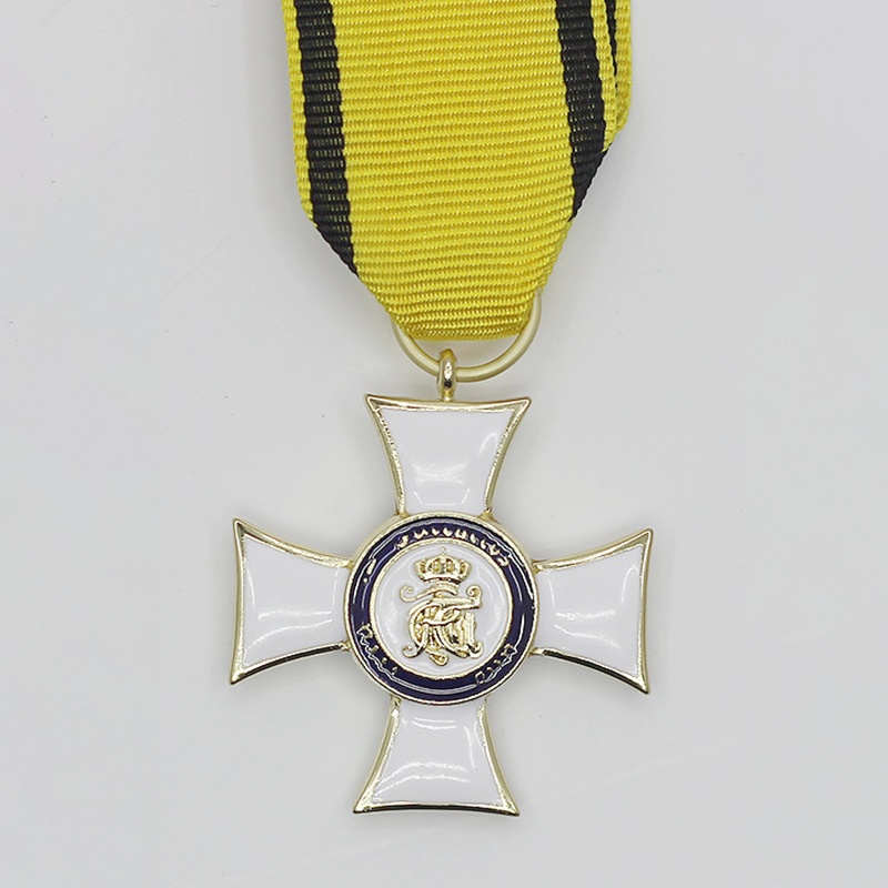 Classic Cross Medal Replica Co - Collectible Vintage Brooches ulasan dan harga